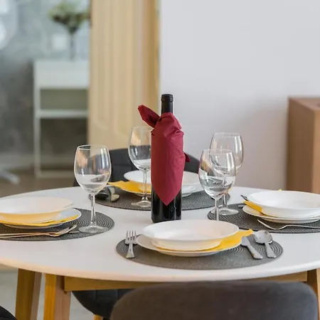 Apartment City Center Sikorskiego By Renters *